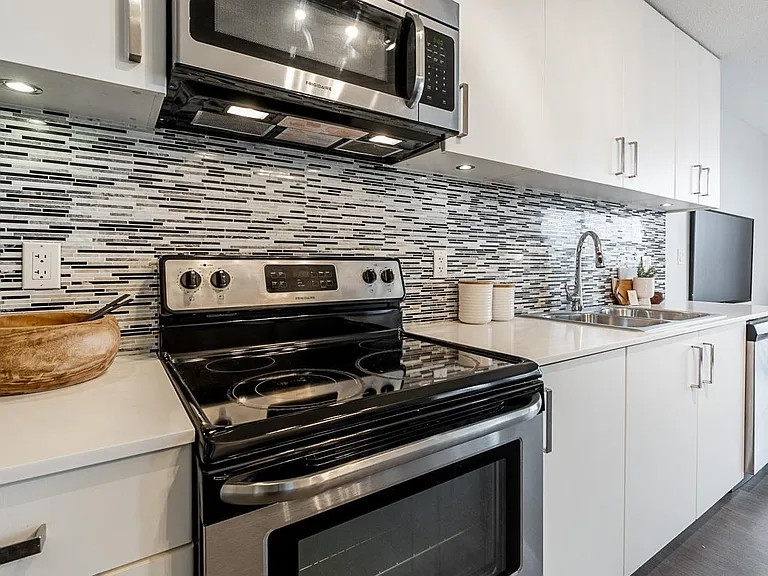 66 Cordova St W #1011 — Photo 12