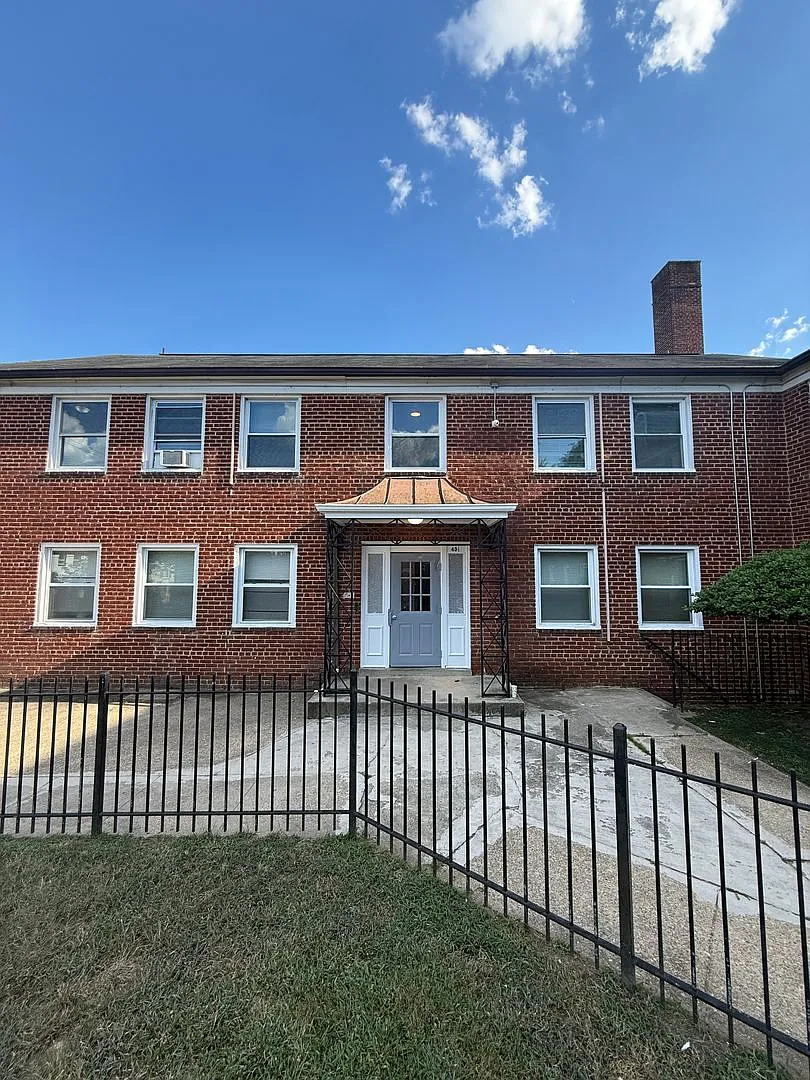 451 Burbank St. SE — Photo 1