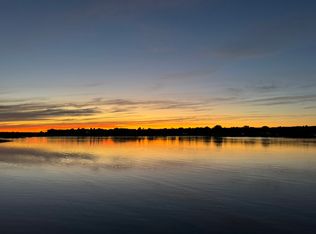 135 Little Neck Rd, Southampton, NY 11968