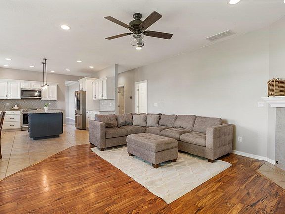 4th image of 1876 Nova Ln