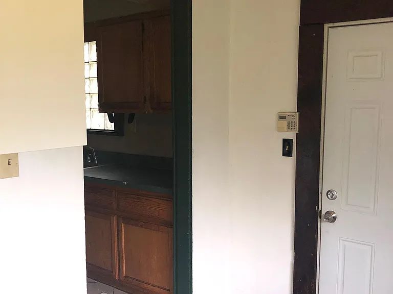 1820 Clarendon Ave — Photo 44