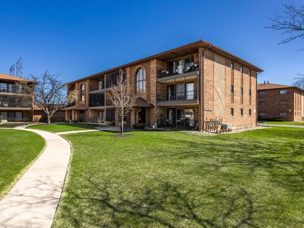 8824 W 140th St #3D, Orland Park, IL 60462