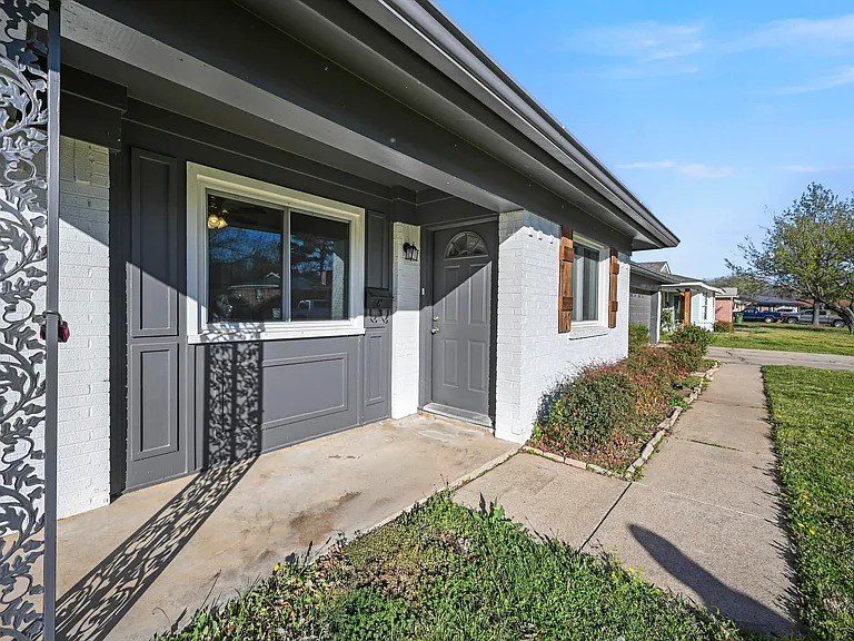 5421 Greenwood Way — Photo 6