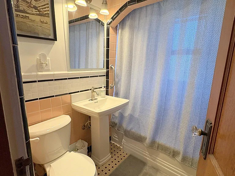 167 Harvard St #2 — Photo 2