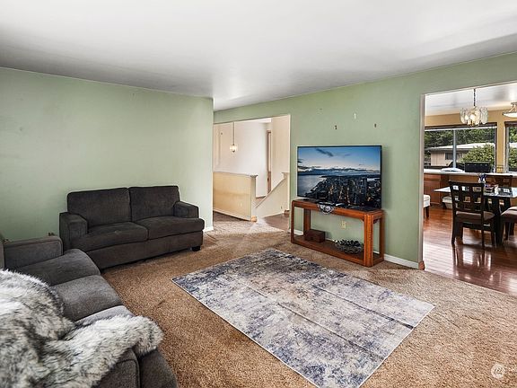 3rd image of 23260 105th Avenue SE