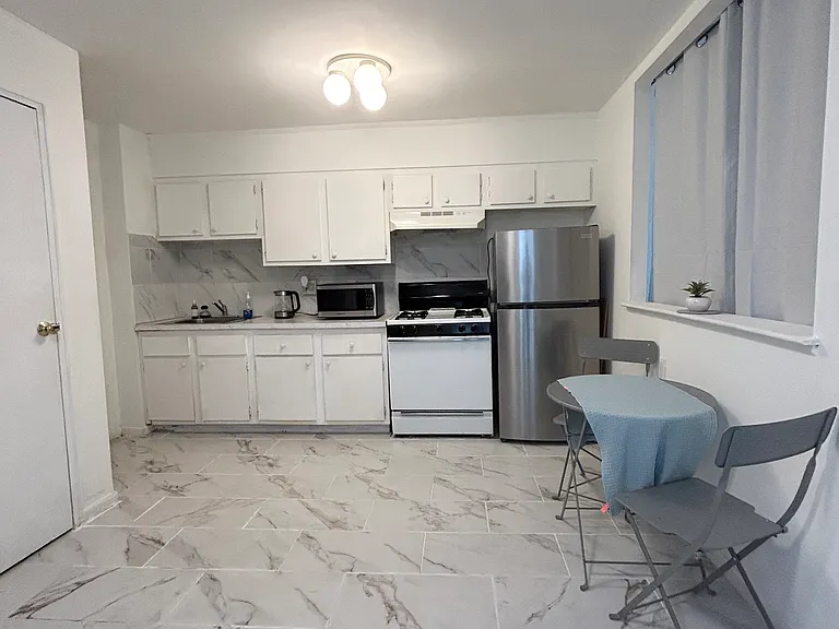195 Independence Ave #111 — Photo 4