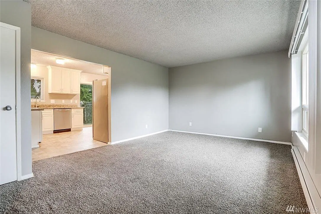 2 bed, 1.5 bath, 1051 sqft, $1,950 — Photo 2
