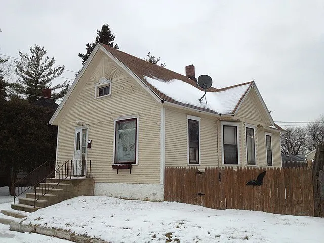 405 Willow Ave photo 1