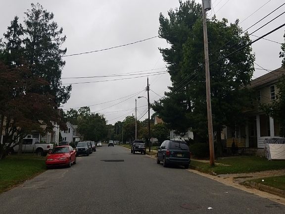 5th image of 168 W Lincoln St