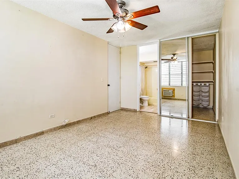 Cond. Laguna Gardens II 2 Ave. Laguna #9A — Photo 10
