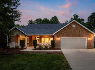 615 Glen Oaks Pl, Johnson City, TN 37615