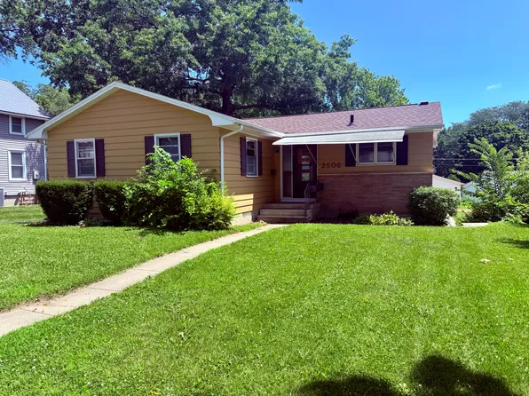 2506 Iowa St, Cedar Falls, IA 50613
