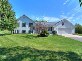 6920 Morse Lake Ave SE, Alto, MI 49302