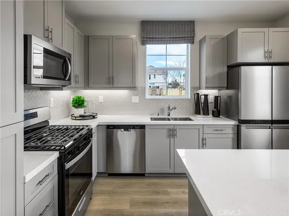 10240 Calder Cir, Riverside, CA 92503
