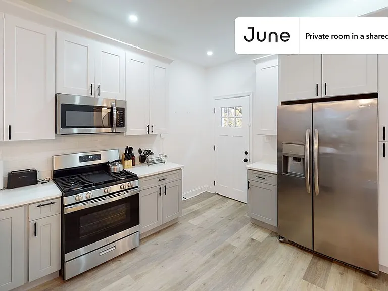 529 42nd St NE #B — Photo 15