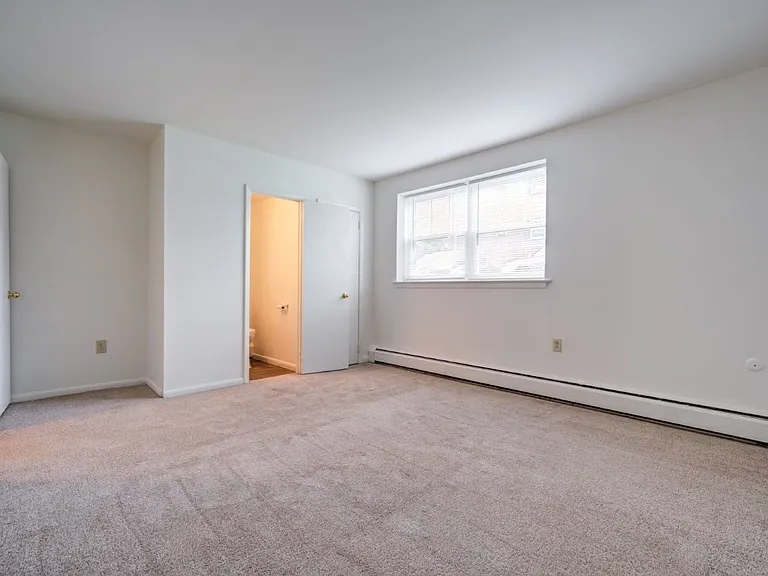 South Mountain Apartment Homes — Photo 13