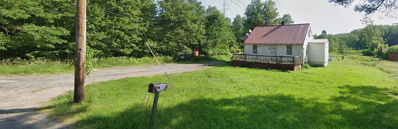4 bed, $2,600 — Photo 2