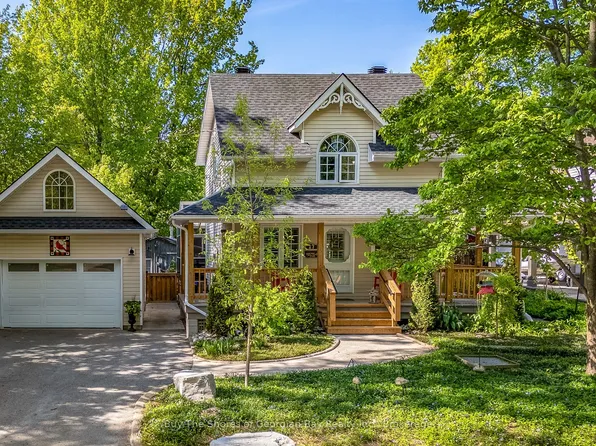 27 Don St, Penetanguishene, ON L9M 1E5