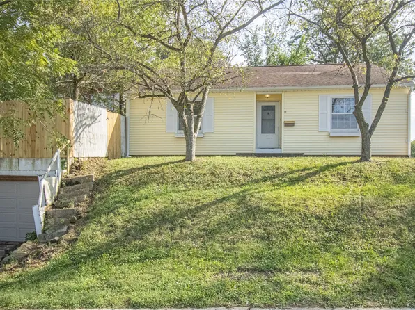 201 E 3rd St, Anamosa, IA 52205