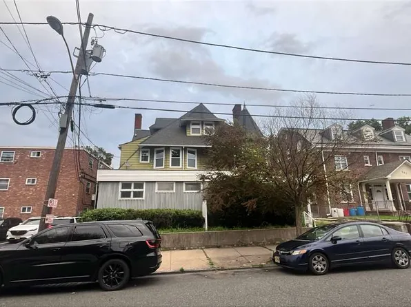 561-565 E 28th St #1, Paterson, NJ 07504