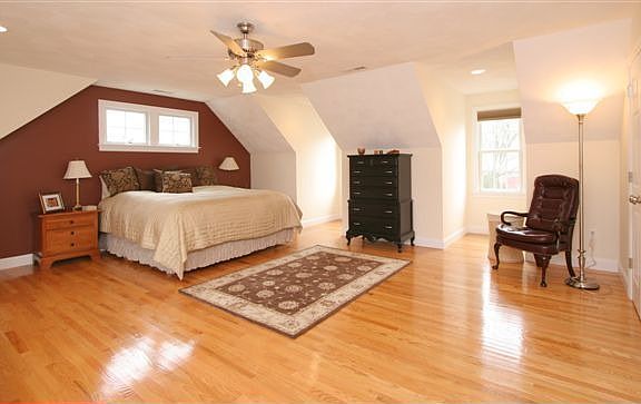 Master bedroom w/ Spa