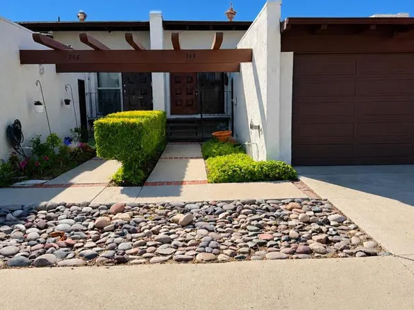 744 N Woodlawn Dr, Thousand Oaks, CA 91360
