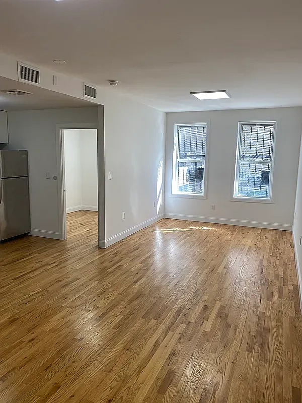 4003 5th Avenue — Photo 2