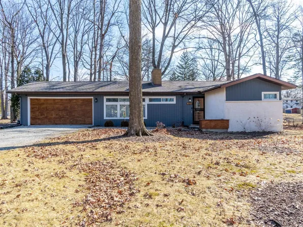 5819 W Hills Rd, Fort Wayne, IN 46804