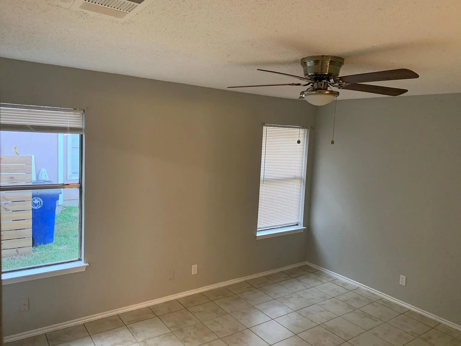 2 bed, 930 sqft, $1,600 — Photo 4