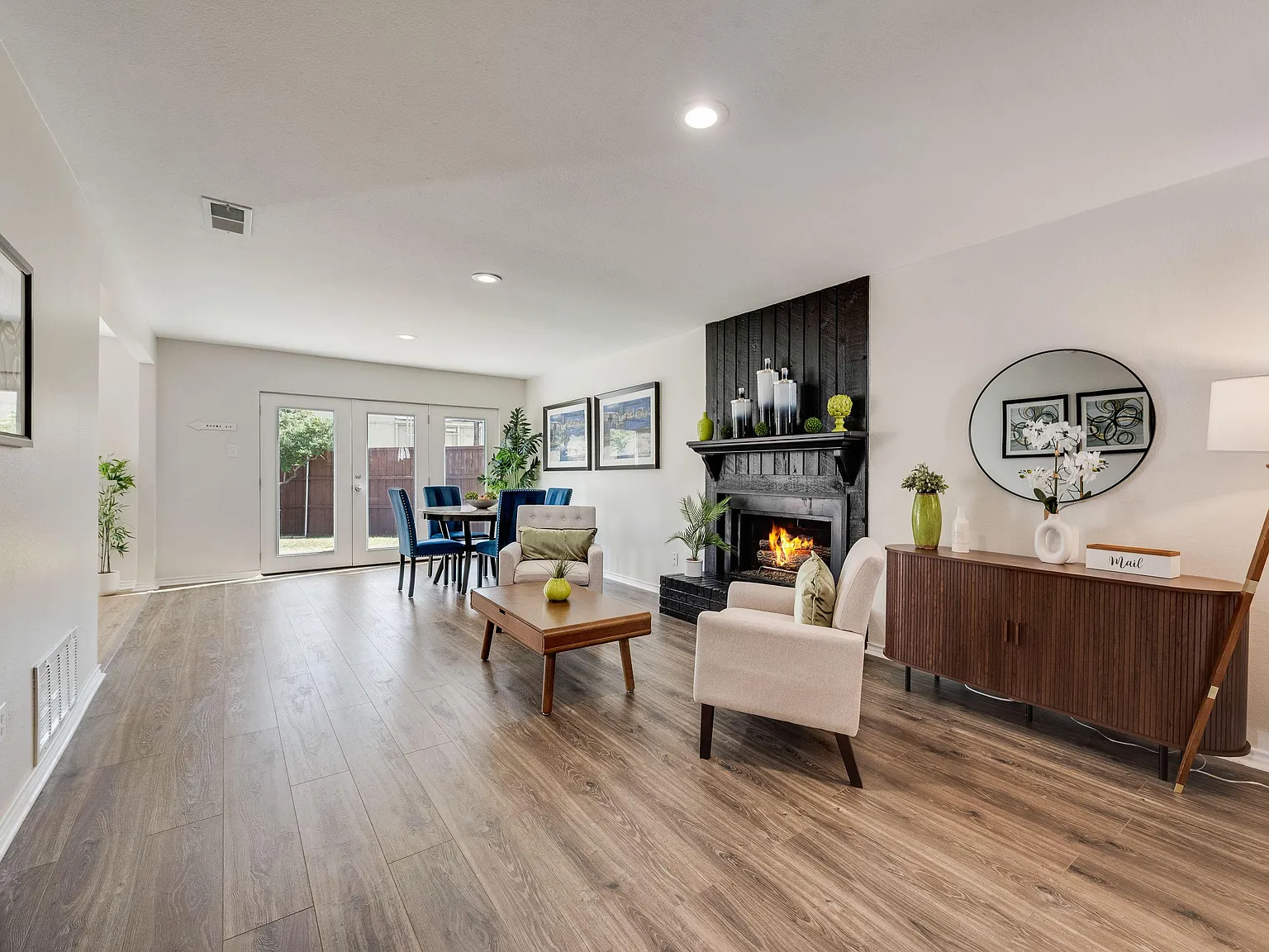 4 bed, 3.0 bath, 2500 sqft, $1,087 — Photo 3