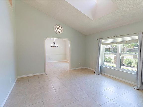 4th image of 3908 Rosedale Dr