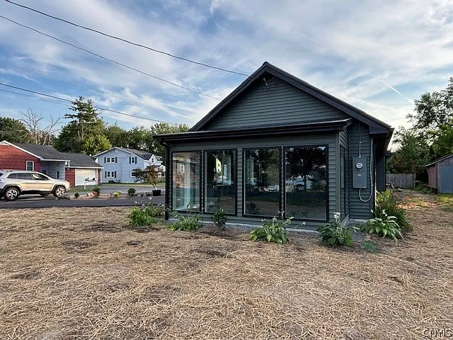 7438 Lakeshore Rd — Photo 5