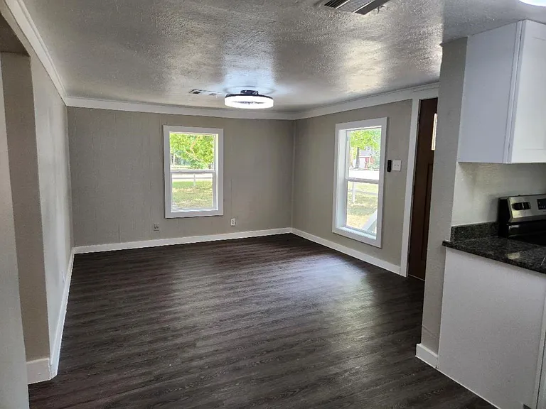 728 Hudson Rd — Photo 8