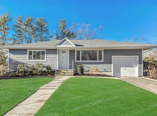 4 North Ln, Huntington, NY 11743