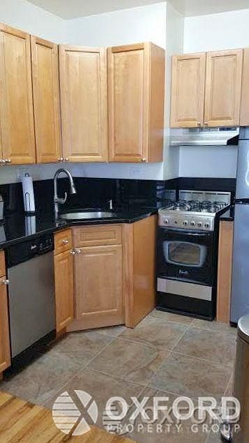 2nd image of 132 W 74th St APT 5A