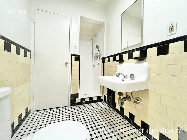1801 N Kingsley Dr #104 — Photo 9