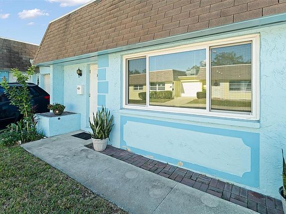 2nd image of 7050 VERSAILLES N