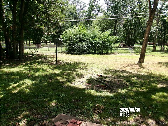 2nd image of 608 Parkview Dr