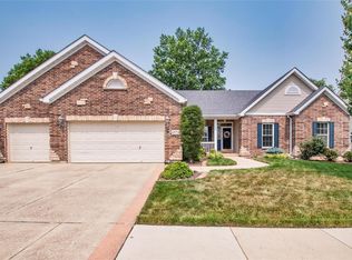 6573 Crescent View Dr, Saint Louis, MO 63129