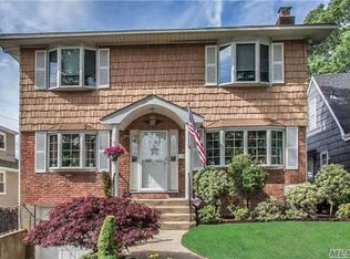 24 Webster St, Valley Stream, NY 11580
