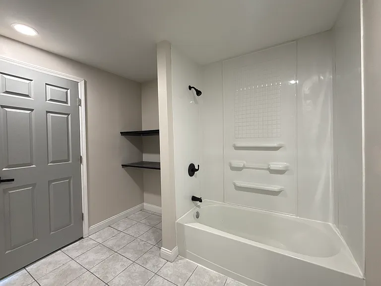 308 Anderson Ave — Photo 17