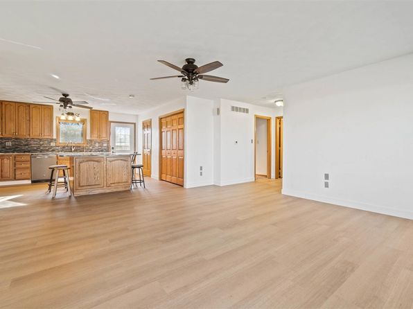 303 NW Hoover St, Keota, IA 52248