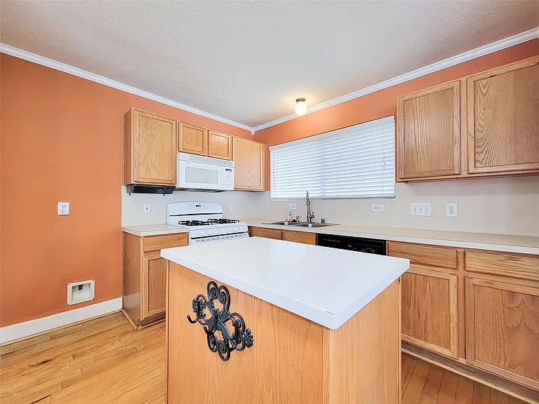 9607 Farrell Dr — Photo 16