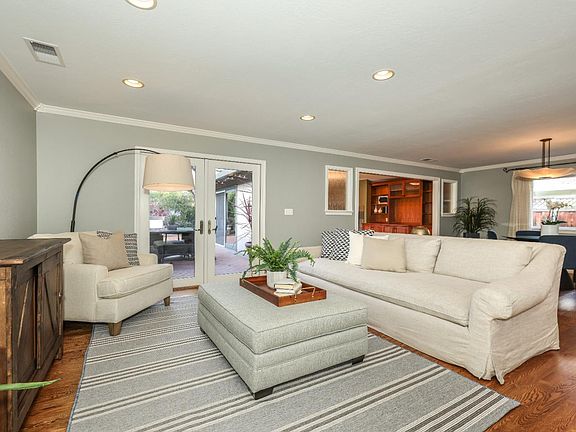5th image of 767 Stone Ln
