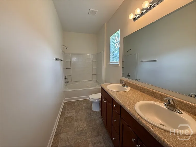 20 Wesleyan Dr — Photo 8