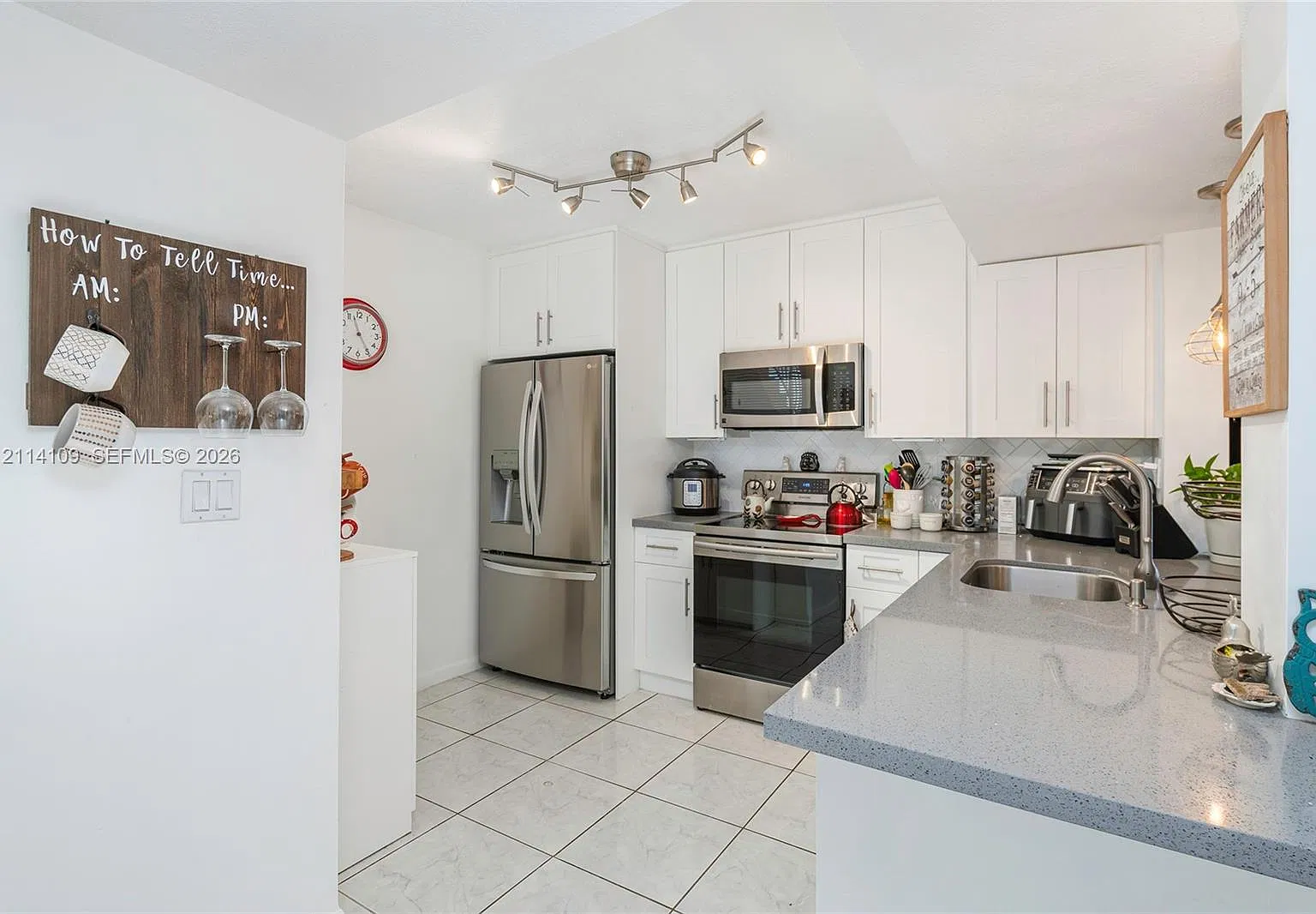 15761 SW 137th Ave — Photo 1