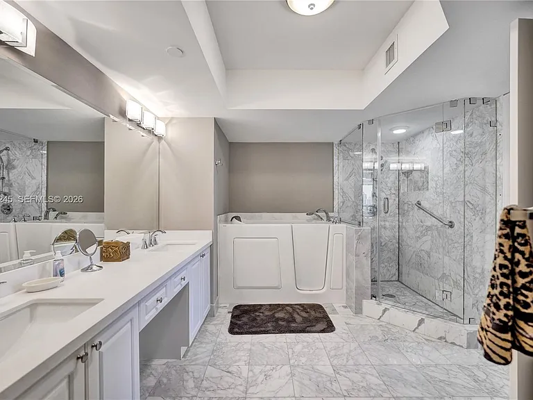 3600 Yacht Club Dr #904 — Photo 41