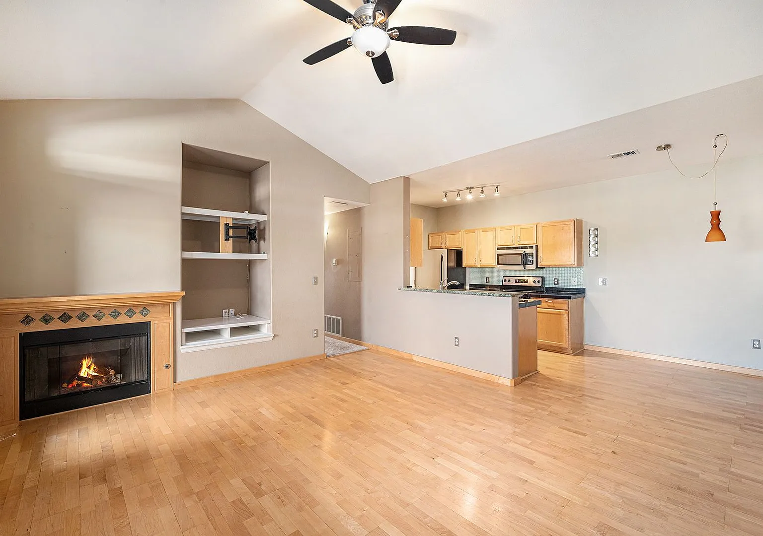3-Bedroom Condo — Photo 3