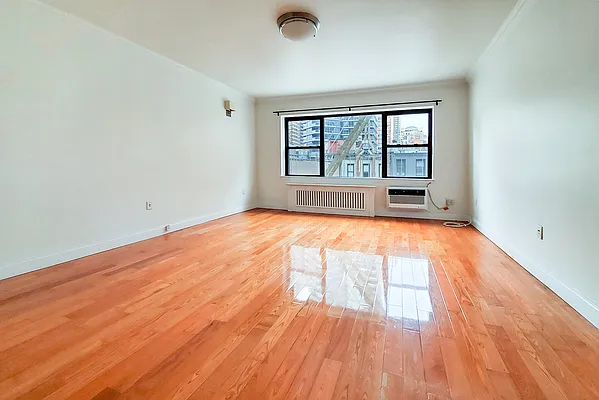 Rented by Warburg | media 1