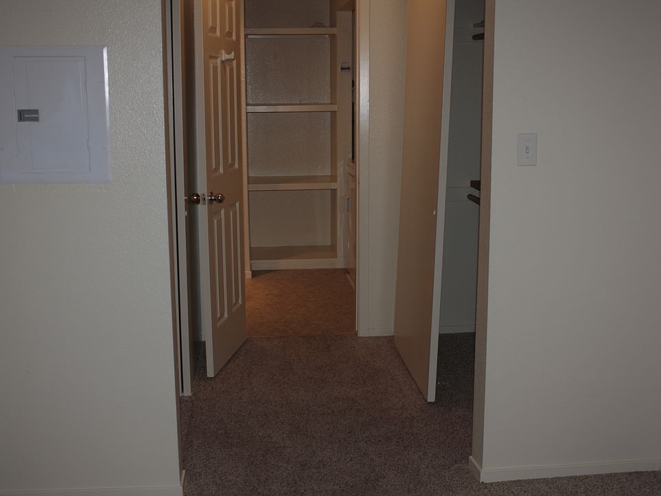 Building Photo 3
